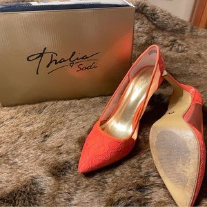 Thalia Sodi dress pumps. Worn Once. Excellent condition. Size 8